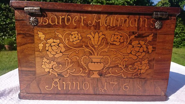 Barber Heitmans 1768: Chest Barber Heitmans 1768: Chest